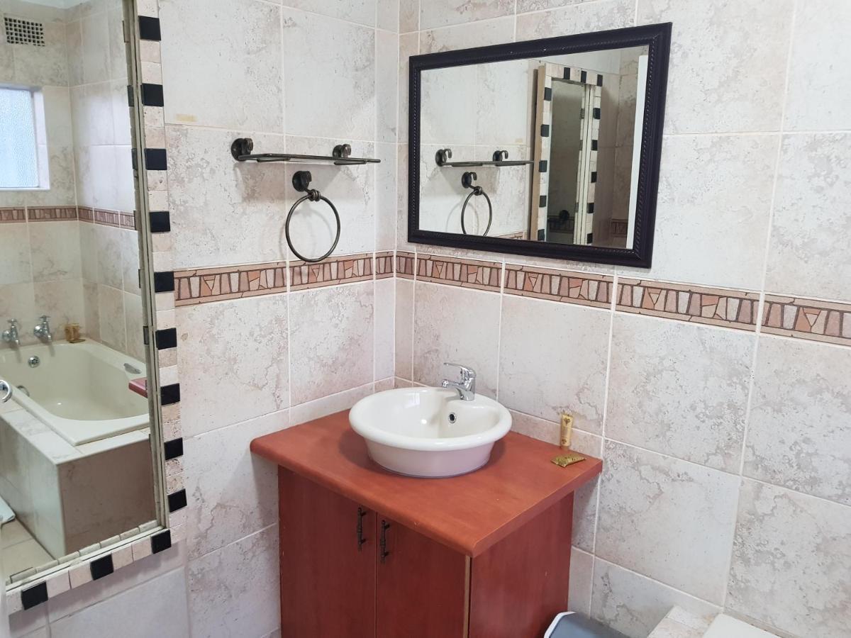 Good 2 Go Guest House Бенони Экстерьер фото